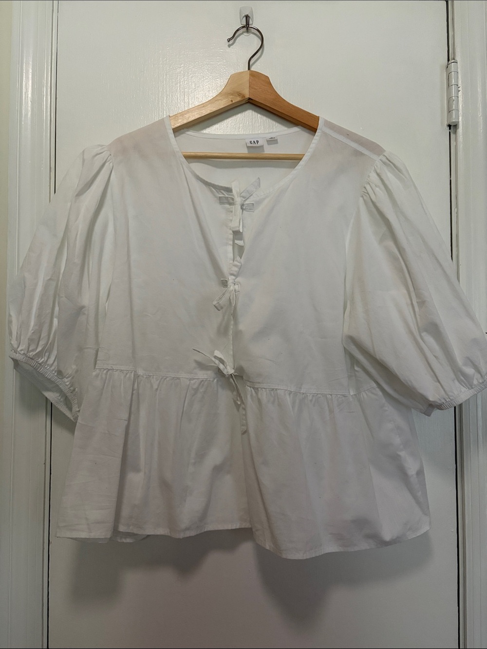 GAP White Tie-Front Peplum Puff Sleeve Blouse